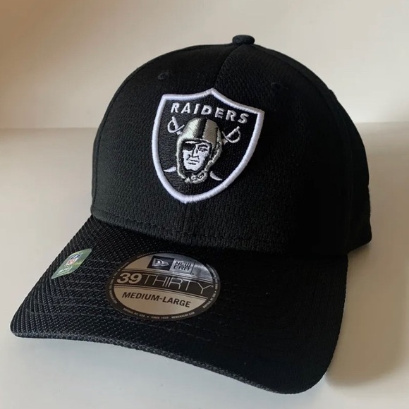 Raiders, Las Vagas, Oakland NFL Fitted Cap / Hat, 39Thirty MEDIUM-LARGE, NWT! - Picture 1 of 5